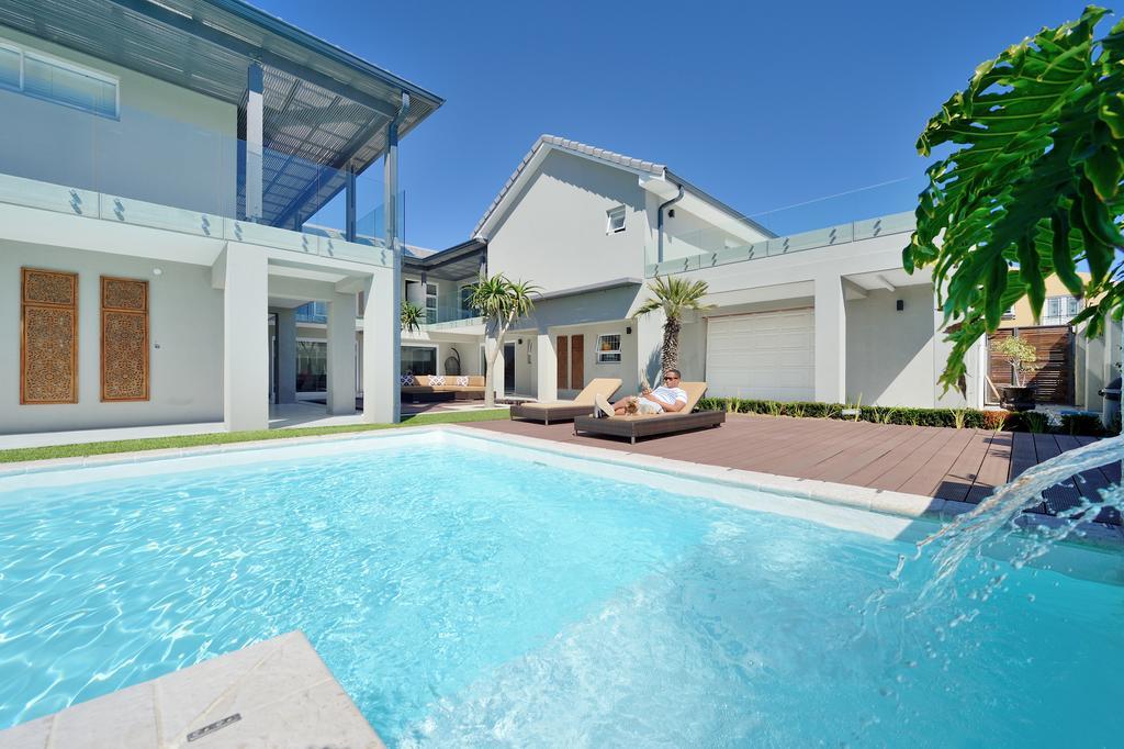 Grand Blue D Hotel Cape Town Exterior foto